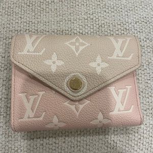LOUIS VUITTON VICTORINE WALLET